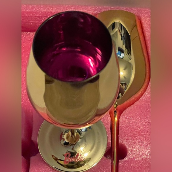 NEW: BARBIE DREAM HOUSE 60th Dragon Glassware 17.5 OZ Set of Two Gold Glasses - Picture 5 of 6